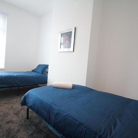 Media Manor - Fully Refurbished In 2022 - Large 6 Bedrooms, 3 Bathrooms Plus Media Games Room Blackpool Buitenkant foto