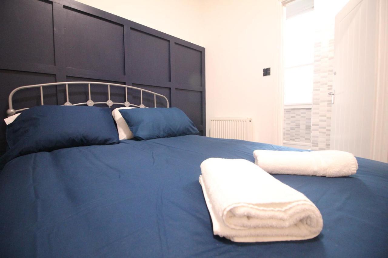 Media Manor - Fully Refurbished In 2022 - Large 6 Bedrooms, 3 Bathrooms Plus Media Games Room Blackpool Buitenkant foto