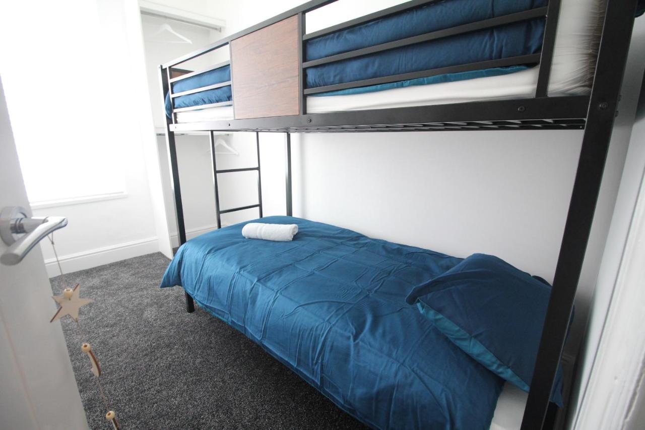 Media Manor - Fully Refurbished In 2022 - Large 6 Bedrooms, 3 Bathrooms Plus Media Games Room Blackpool Buitenkant foto