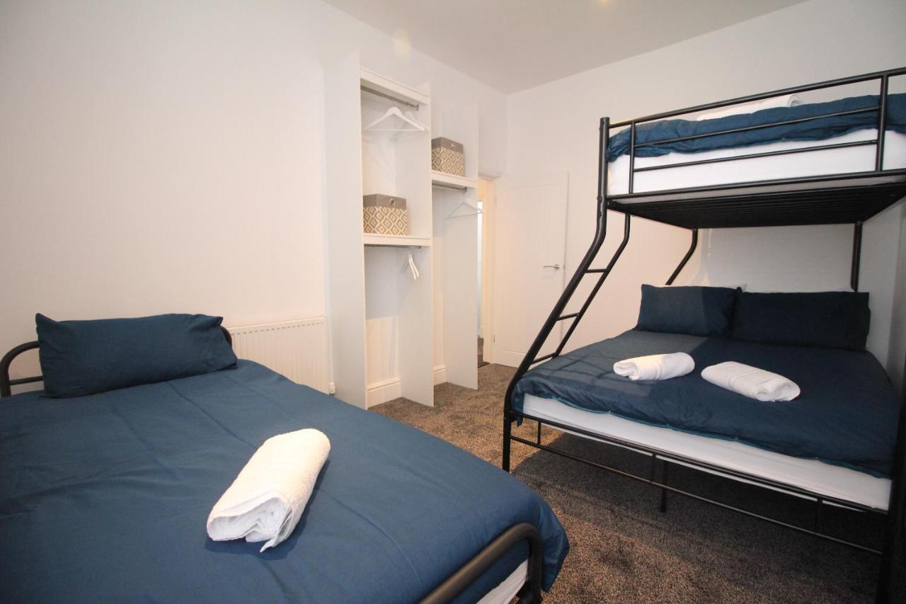 Media Manor - Fully Refurbished In 2022 - Large 6 Bedrooms, 3 Bathrooms Plus Media Games Room Blackpool Buitenkant foto