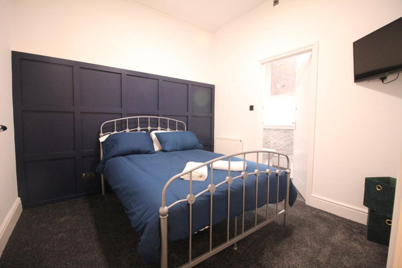 Media Manor - Fully Refurbished In 2022 - Large 6 Bedrooms, 3 Bathrooms Plus Media Games Room Blackpool Buitenkant foto